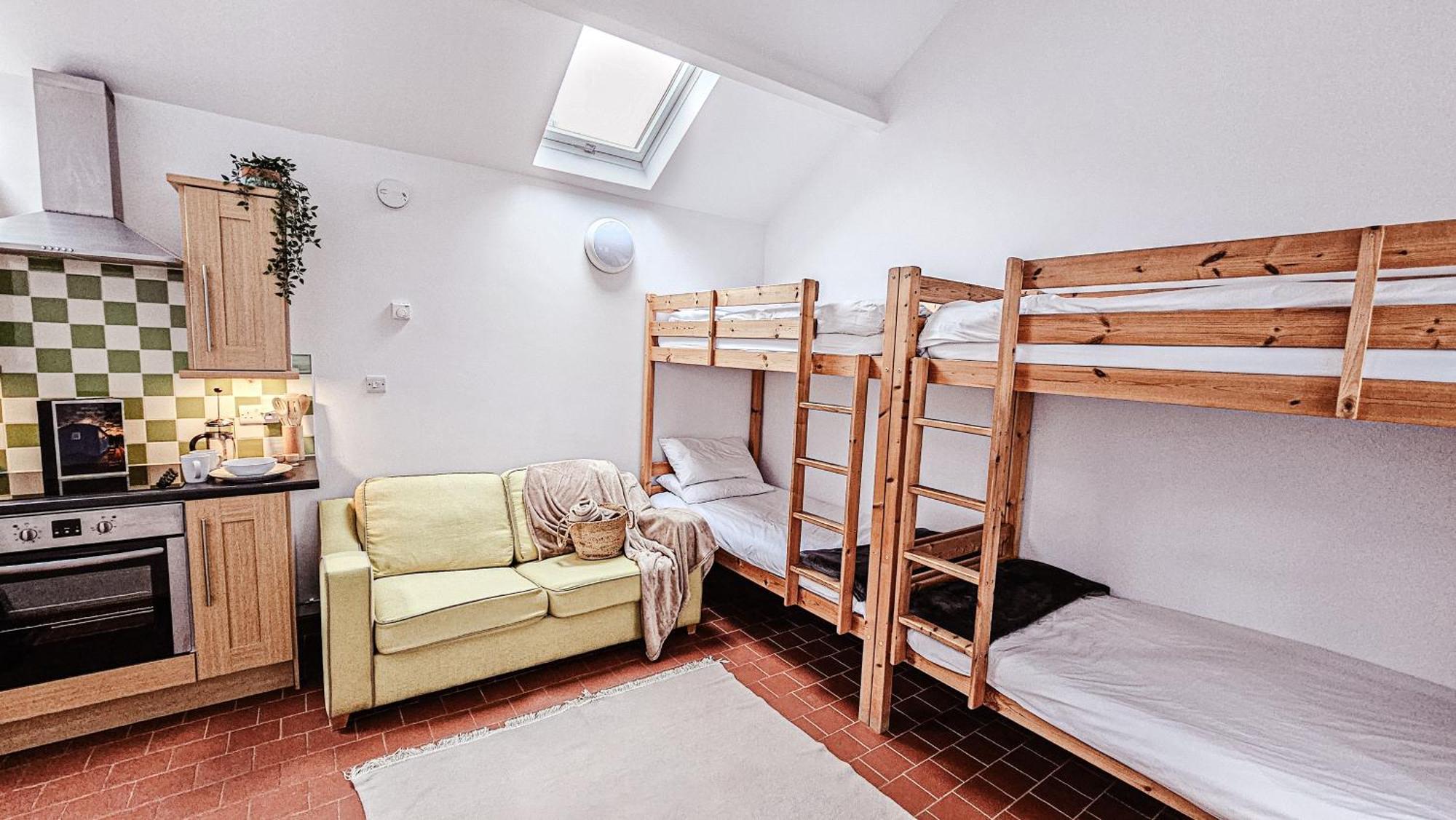 Wild Valley Bunkhouse Llanrhaeadr-ym-Mochnant Dış mekan fotoğraf